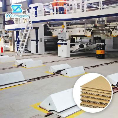 China Cadena de producción de cartón corrugado de 7 capas 2800m m 200m/Min Operating Speed en venta