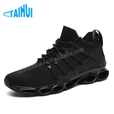 China Fashion Mesh Shoes trend for men lightweight sneakers shape work shoes driving weaving slip on tennis shoes for sale