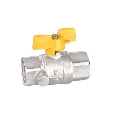 China Válvula de gas de cobre amarillo forjada, el 1/2 en la vávula de bola del gas Nikcel superficial en venta