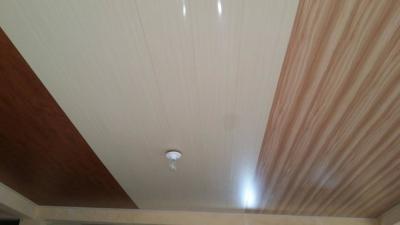 China 20cm x 6mm Flat PVC Ceiling Panels No Aspiration Wooden Design for sale