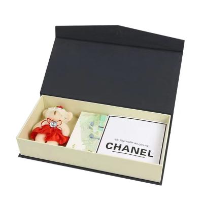China Caja de regalo plegable plana superior elegante biodegradable de la caja de papel de la boda de la dama de honor en venta