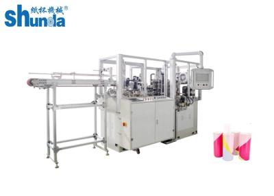 China Hohe Leistungsfähigkeits-horizontale Wegwerfschale Thermoforming-Maschine für heißes Getränk zu verkaufen