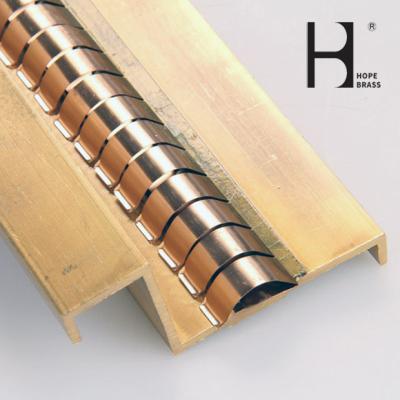 China A extrusão H59 de bronze de superfície de anodização perfila os componentes elétricos de bronze à venda