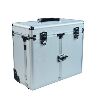 China Silver Aluminum Hairdresser Trolley Case Aluminum Grooming Case With Trolly In Silver for sale