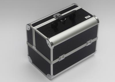 China Caja abierta doble de aluminio negra de la belleza de la caja cosmética del panel de la PU de la caja del tren del maquillaje para el viaje en venta