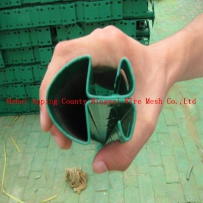 China Curvy welded wire mesh fence with 3 folds welded wire mesh fence for sale