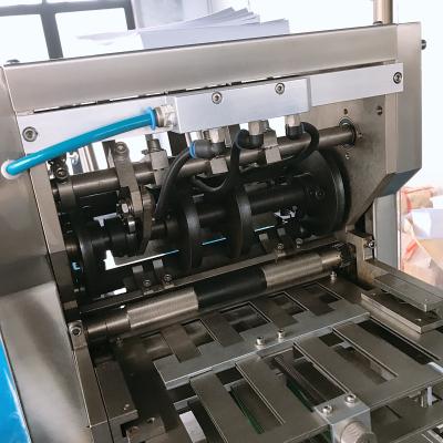 Chine Machine à emballer verticale de carton, machine de cartonnage à grande vitesse d'opération simple à vendre