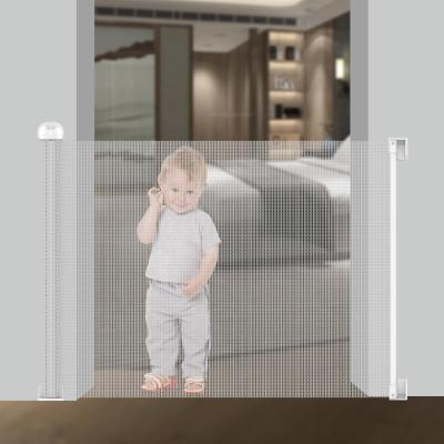China Retractable Pet Baby Safety Sliding Gate Adjustable Baby Gate Automatic Rebound for sale