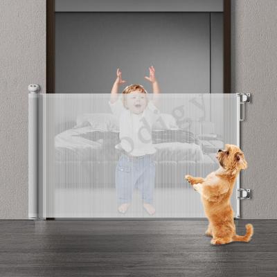 Chine Easy Step No Traps Children Stair Fence Gate Flexible Babies Kids Retract Mesh Gate à vendre