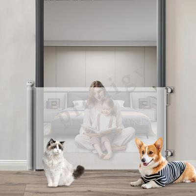 Китай CPC/EN1930 Punch Free Baby Retractable Gate Extra 120 Inches Pets Mesh Doo Rsafety Gate For Doorway продается