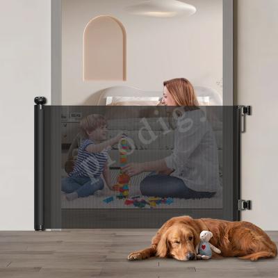 Chine Retractable Baby Gate Made Of Mesh For Doorways Stairways à vendre