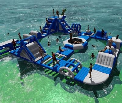 China Los parques acuáticos flotantes inflables de los centros turísticos de la familia del parque del agua de la lona del OEM flotan explotan la isla en venta