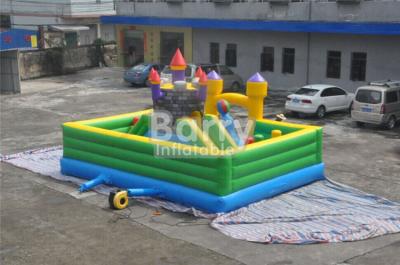 Chine Équipement gonflable orienté de terrain de jeu de parc d'attractions d'amusement de château gonflable de ville à vendre