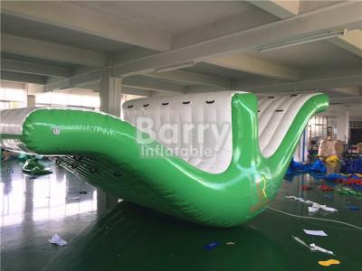 China El agua inflable del lago fashion juega la diapositiva inflable de la oscilación inflable en el agua en venta
