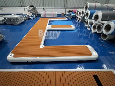 China Abhängig von der Größe Kapazität aufblasbares schwimmendes Dock kundenspezifisch gefertigt E-Form aufblasbares Jet Ski Dock zu verkaufen