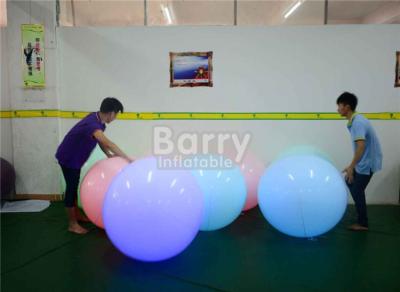 China Globos ligeros de control de tacto coloridos de la bola LED de los globos de control de tacto inflables del LED para el partido en venta