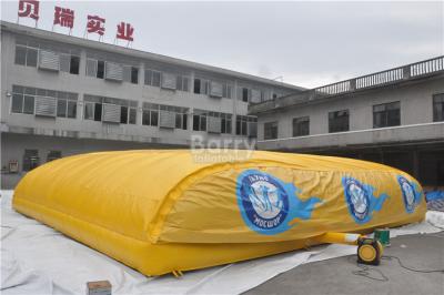 Chine Airbag gonflable de saut de jeux gonflables extérieurs passionnants de sports pour skier, cascade d'airbag de saut de vélo à vendre