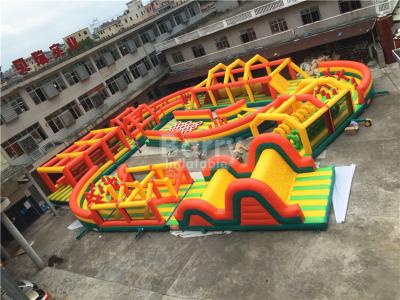 China curso de obstáculo inflável gigante à venda