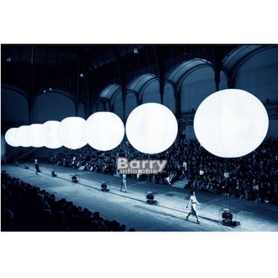 Chine Annonçant le diamètre gonflable de la boule de golf 2.5m/boule gonflable de LED pour épouser la décoration à vendre