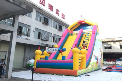 China Compre a grande corrediça inflável para o aluguel Inflatables comercial para a venda à venda