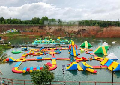 China Patio flotante inflable modificado para requisitos particulares libre del agua de los juegos del agua del lago en venta