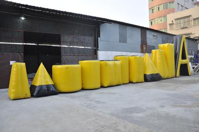 中国 黄色く膨脹可能なスポーツのゲームのペイントボールの燃料庫、ポリ塩化ビニールの防水シートの膨脹可能な Airsoft の燃料庫 販売のため