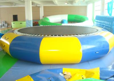 China Juguetes inflables al aire libre de la piscina, trampolín del agua para los niños y adultos en venta