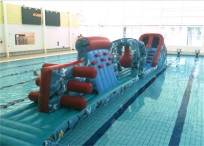 China Aufregender aufblasbarer Hindernislauf, der aufblasbaren Wasser-Hindernislauf für Spiele schwimmt zu verkaufen