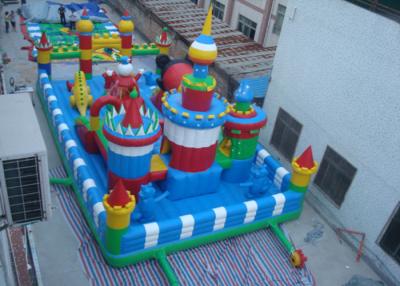 China Patio inflable inflable de la ciudad de la diversión del castillo animoso al aire libre inflable de los niños en venta