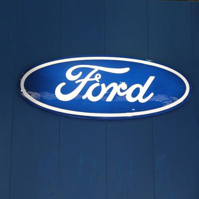 China Ford Vacuum Coating Car Dealer Auto Sign/ Acrylic Car Dealer Car Logo and their Name for sale