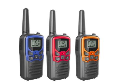 China ABS Materail UHF Two Way Radios 400-470MHZ Built In Flashlight For Couples for sale