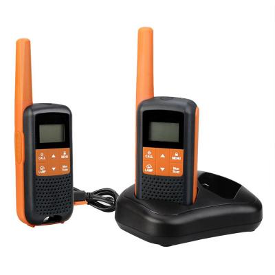 China Rechargeable Battery 5KM 2W 2 Way Radio Walkie Talkie for sale