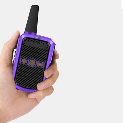 China Outdoor Indoor Activities 100 miles Real Walkie Talkie With Batteries Charger for sale