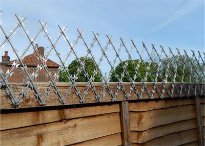 China Galvanized Steel Wire Mesh Fence / Razor Mesh Fencing Corrosion Resistance for sale