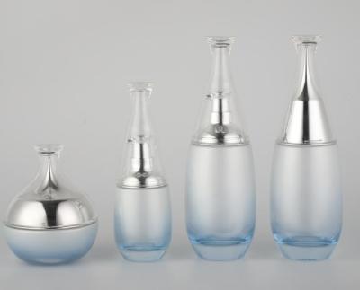 Κίνα Ελκυστικά μπουκάλια αντλιών μπουκαλιών αντλιών γυαλιού καλλυντικά/100ml/καλλυντικό που συσκευάζουν το διάφορο χρώμα προς πώληση