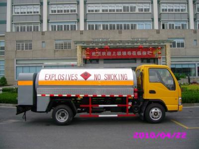 China 1,056 US Gallon 4x2 Euro III Fiscal Refuel Tank Truck , Light Diesel Delivery Truck for sale