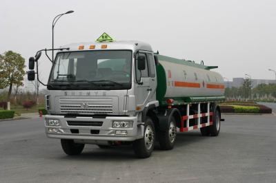 China caminhões do transporte do óleo bruto do aço carbono de 21000L 5.548 E.U. Gallon.Jinggong 6x2 220HP à venda