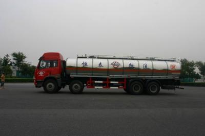中国 化学液体のタンクローリーの高性能 24700L 8x4 の燃料貯蔵 販売のため