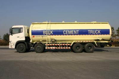 中国 8x4 27cbm は小麦粉、バルク セメントの交通機関のためのバルク トラックの低合金の鋼鉄を乾燥します 販売のため