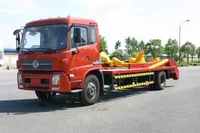 China Dong Feng 4x2 seca el camión a granel 1800 - 2500m m del polvo del cemento del bulto del transporte del camión en venta