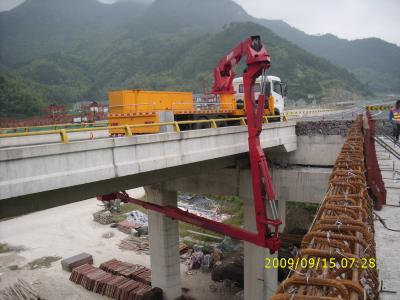 중국 Dongfeng 230HP 18m 물통 유형 교량 검사 장비 교량 탐정 트럭 판매용