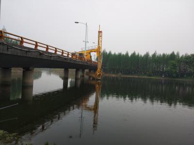 Китай Потребление нефти сверхмощной тележки осмотра моста ОЛВО ФМ400 8С4 низкое продается