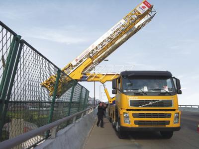 China Platform Type Mobile Bridge Inspection Unit Truck Chassis 309 KW 420 HP for sale