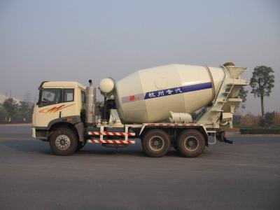 Chine Camion de transport de mélangeur de ciment du groupe 6x4 12cbm de Faw mini avec le réservoir de l'eau 350l à vendre