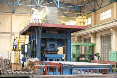 Chine La membrane lambrisse la chaîne de production, machine de soudure de panneau de tuyau à vendre