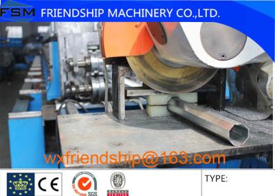 中国 機械Plcを形作る八角形の管機械ロールは運転される変速機との油圧切断の後で作動する 販売のため
