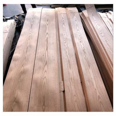 China Traditional white oak wood laminated natural veneer for furniture wood decoration floor thin door leaves for sale
