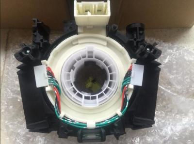 China Auto Part Spiral Cable Clock Spring For Ni-ssan Navara D40 Pathfinder R51 MT AT OEM 25560-JD003 25567-5X00A for sale