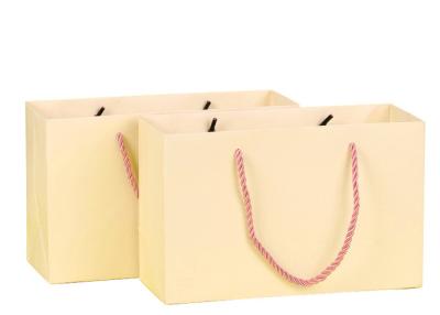 China Sacos múltiplos do presente da planície da cor, sacos impressos da mercadoria para o empacotamento de pano à venda