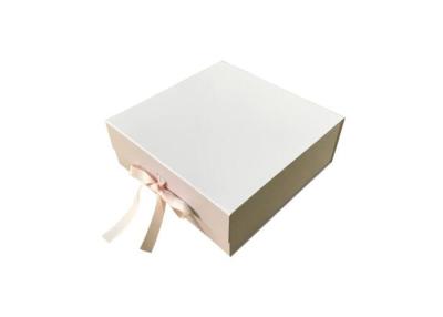 China Fashionable Ribbon Tie Gift Box , Personalised Packaging Boxes Custom Logo for sale